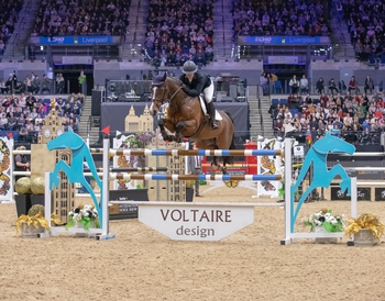 Charlotte Gallops to Four-Star Victory